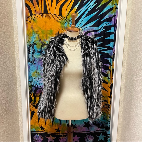 🌈 Beautiful mystic fur vest - Picture 2 of 11